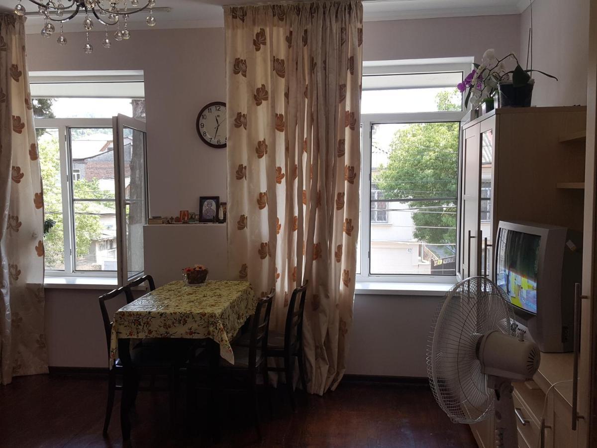 Абазинская 35 Sukhumi Bagian luar foto