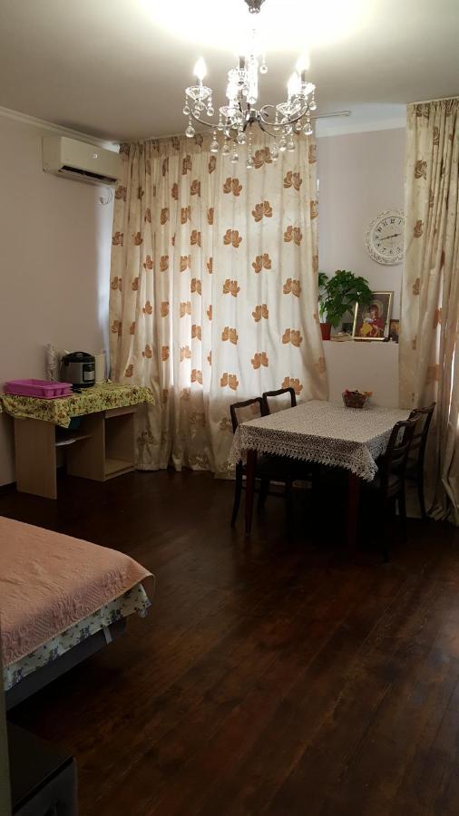 Абазинская 35 Sukhumi Bagian luar foto